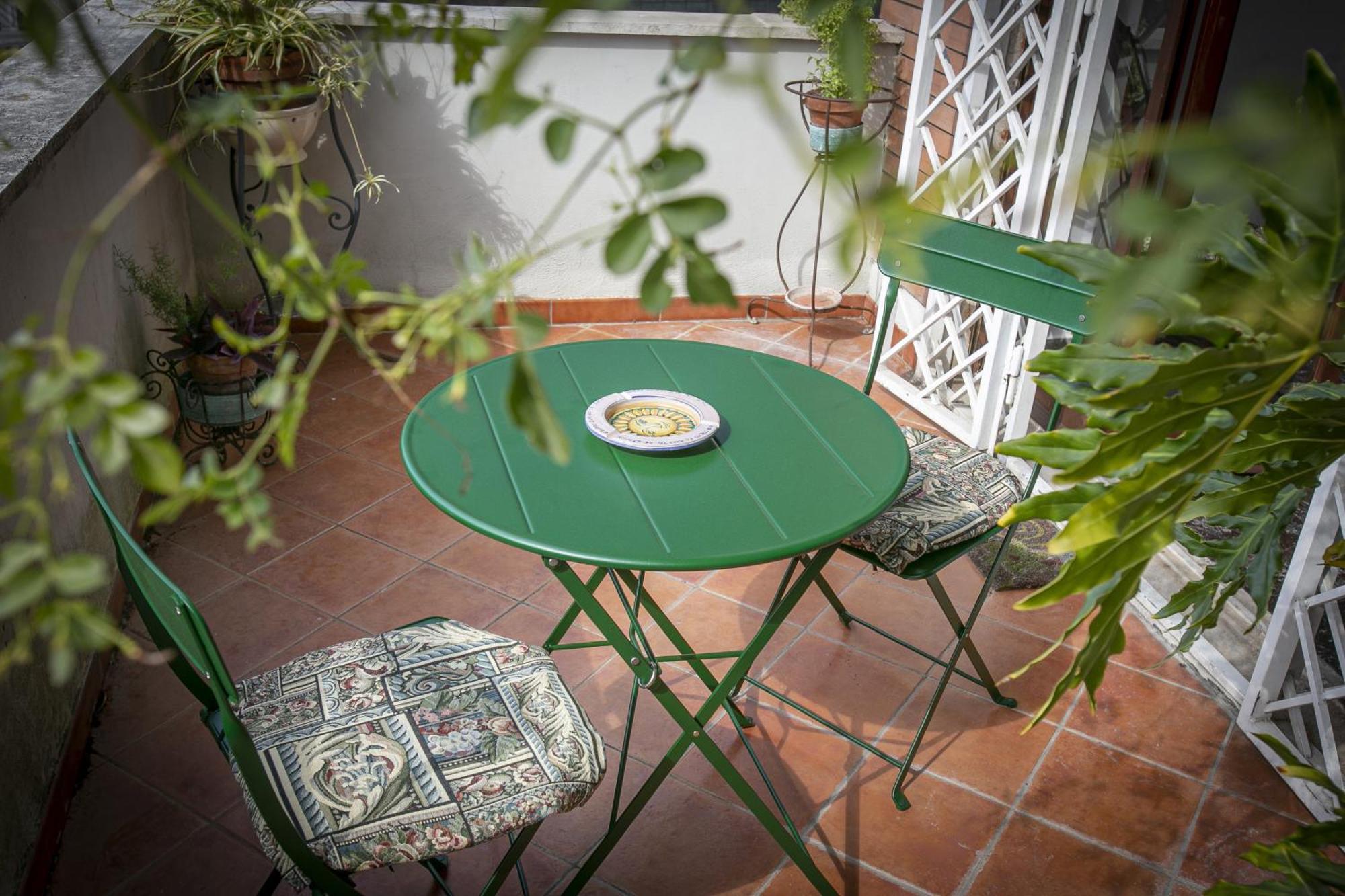 Rosso Levanto House Roma