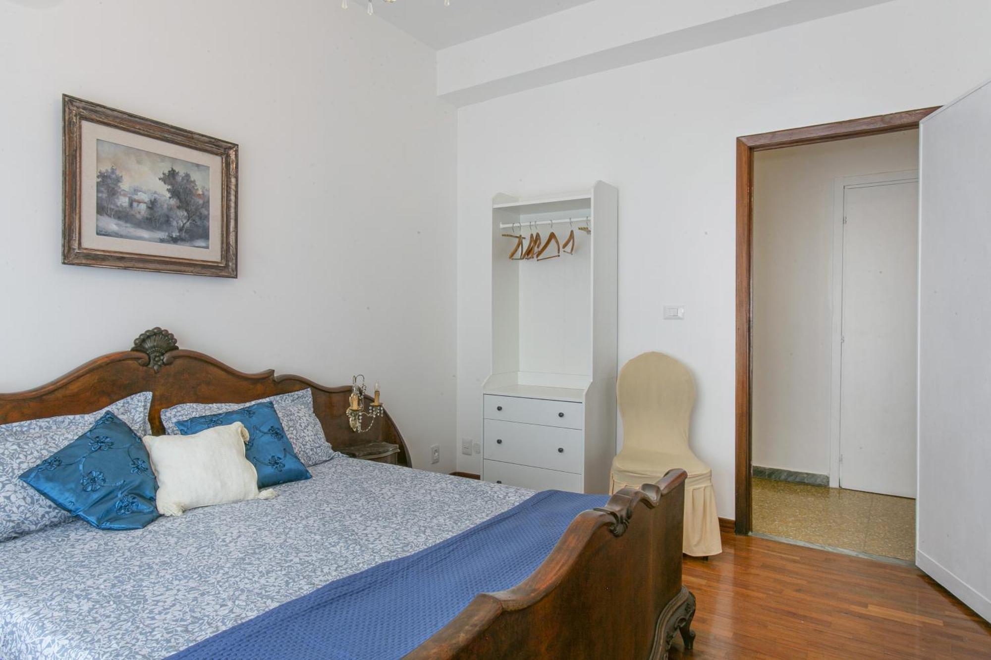 Rosso Levanto House Roma